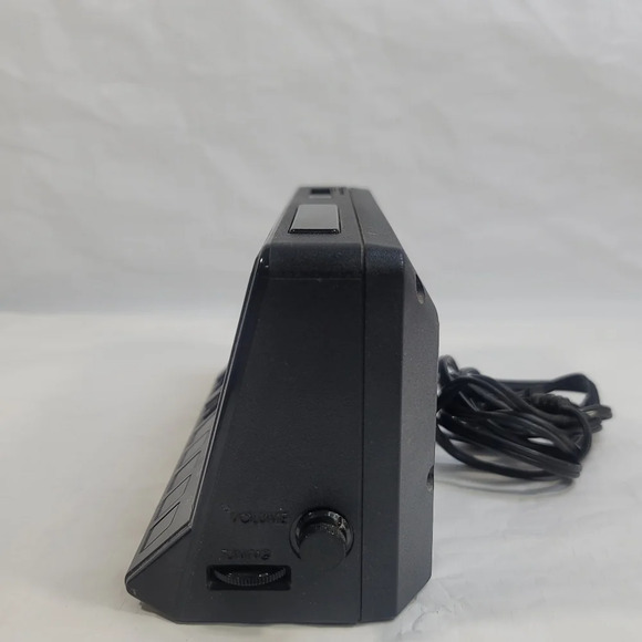 GE 7-4648A AM/FM Alarm Clock Radio 2 Wake settings - classic style green numbers - Picture 2 of 5